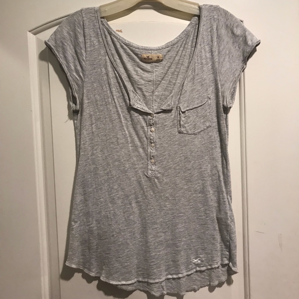M Hollister top
